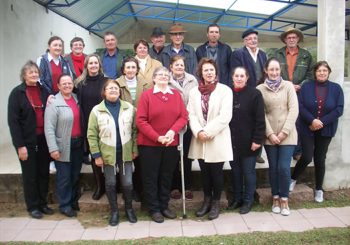 Reunião de avaliação do 1º Encontro da Família Stona